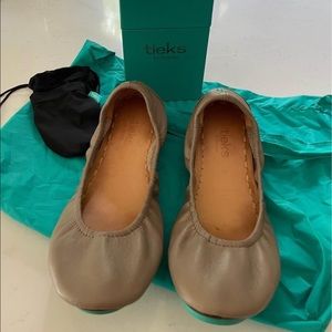Tieks (Taupe)